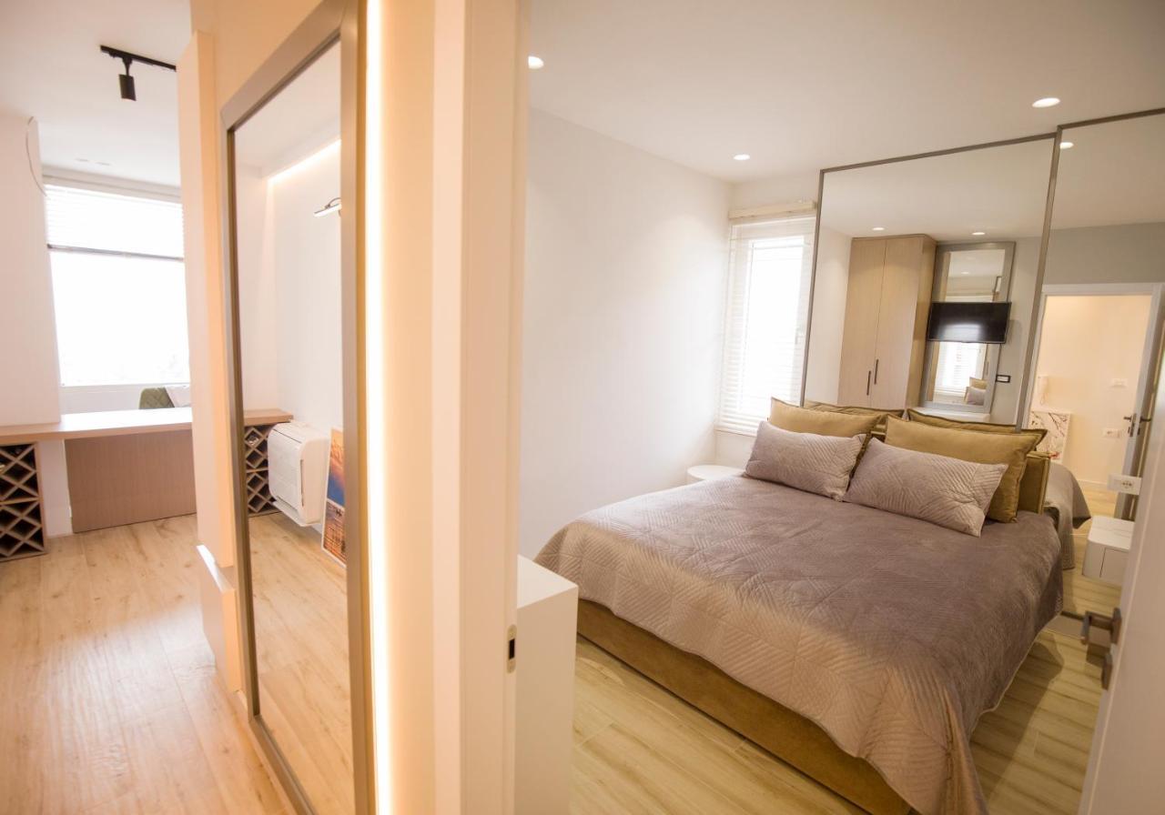 Apartament Tola *